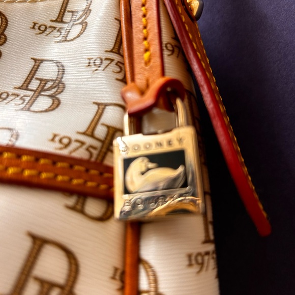 Dooney and Burke 1975!  Authentic and Vintage - Picture 5 of 9